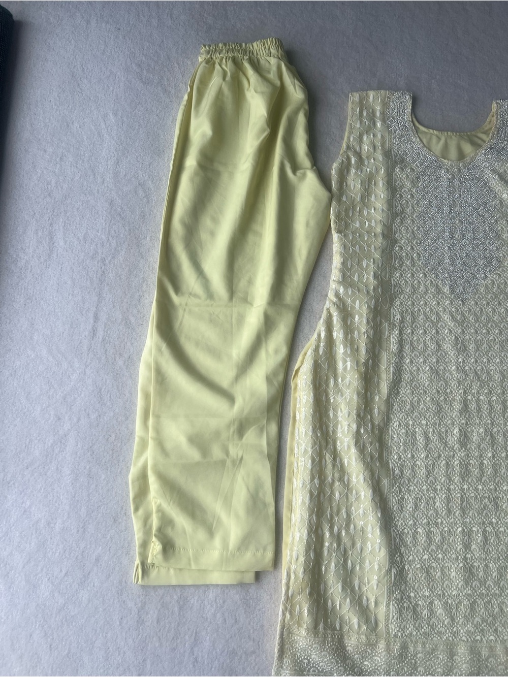New Light yellow stone work Embroidered 3 piece kurti shalwar and dupatta set - Picture 6 of 8